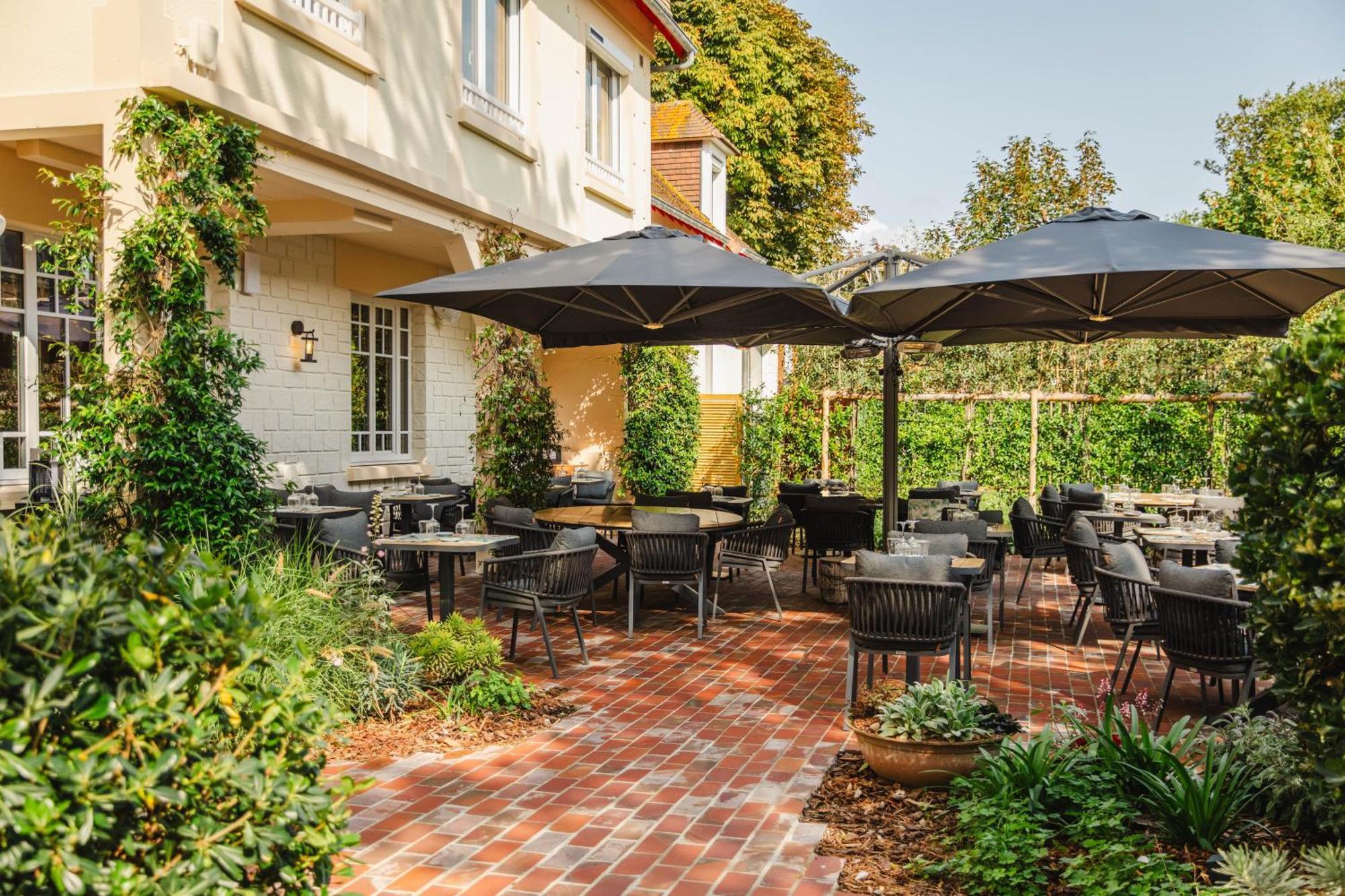 Le Castel Cabourg Hotel & Spa- Restaurant La Calypso Ngoại thất bức ảnh